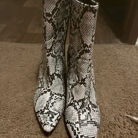 Booties - Picture 4 of 4